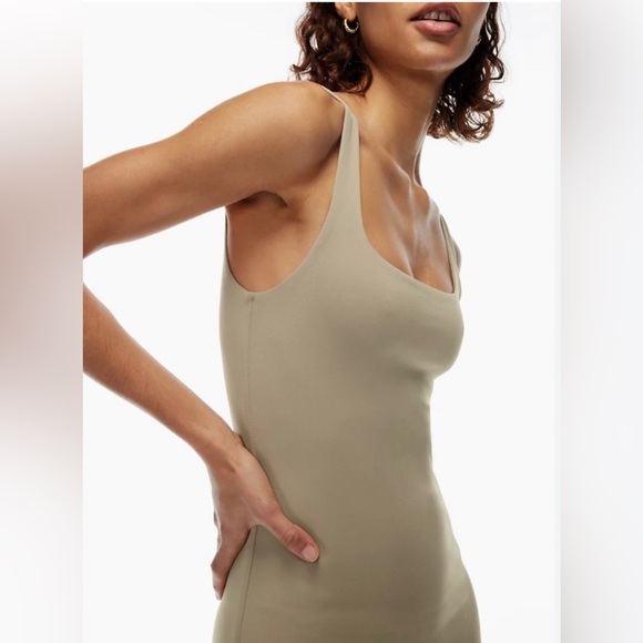 Like new Aritzia contour dress - Picture 5 of 5